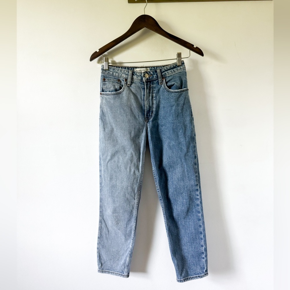 Abercrombie & Fitch The Mom High Rise Curve Love